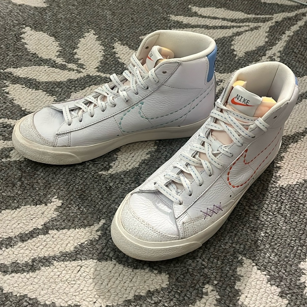Nike shoes only been worn twice very good condition!